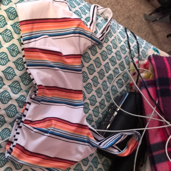 Bikini - Picture 1 of 4